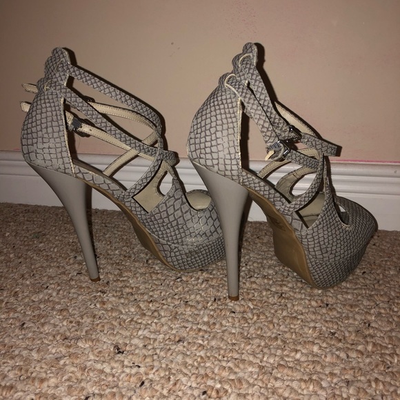 Open-toed high heels - Picture 3 of 4